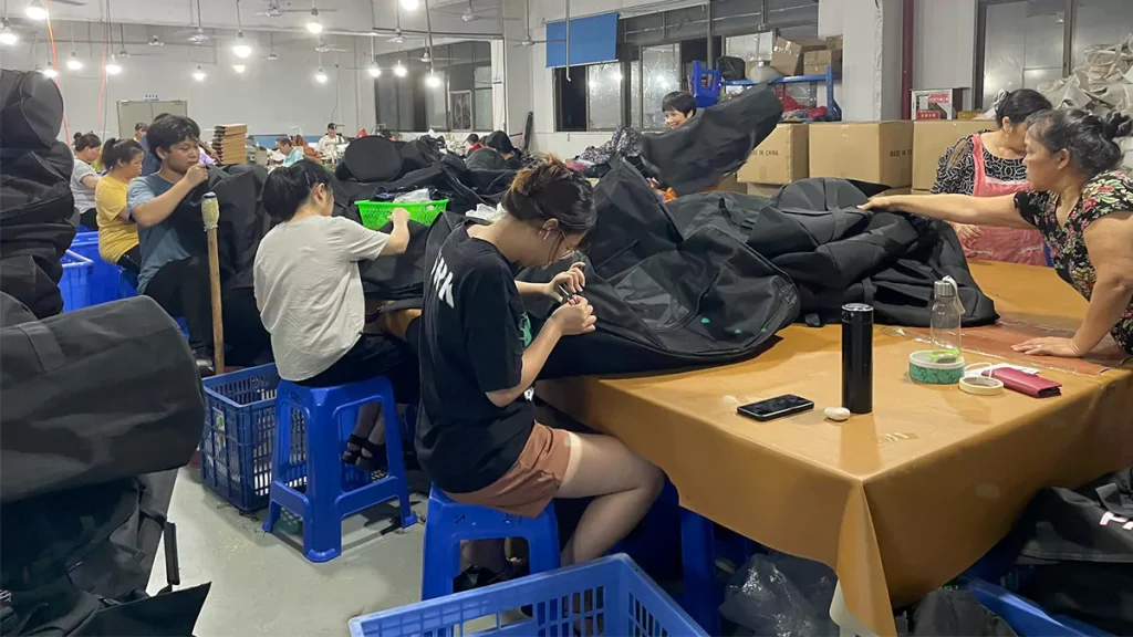 Voufan Bags custom bag manufacturing team in Shenzhen China